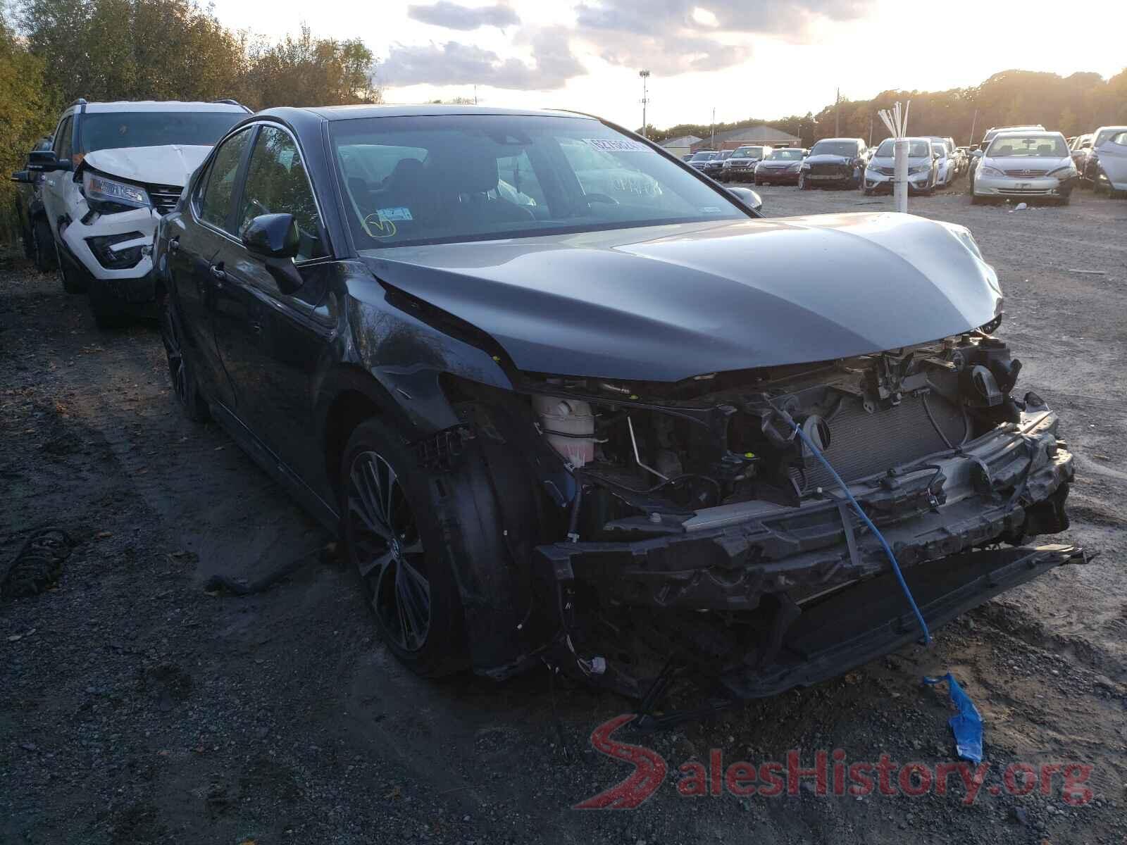 4T1B11HK7JU586168 2018 TOYOTA CAMRY