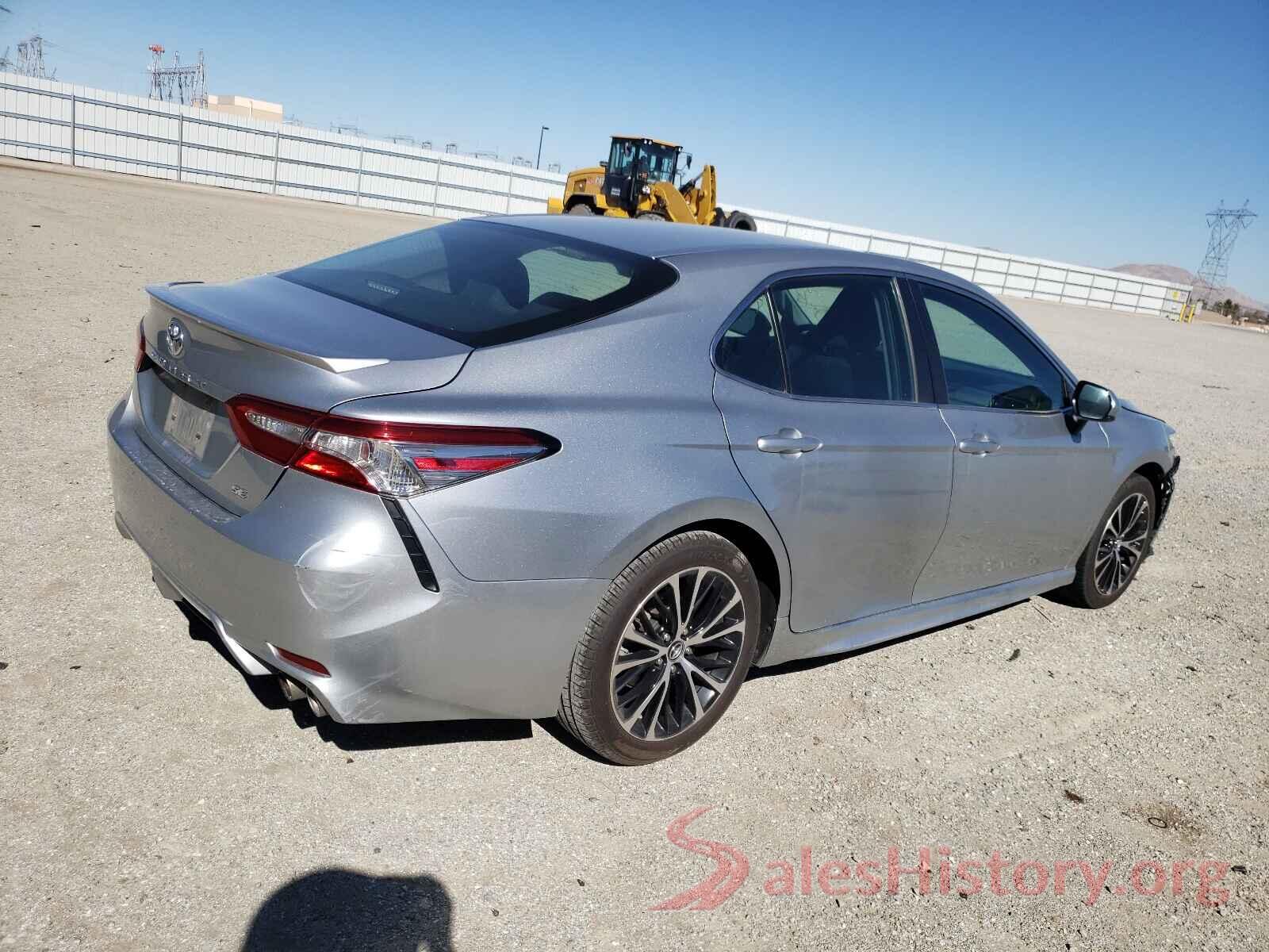 4T1B11HK2JU061454 2018 TOYOTA CAMRY