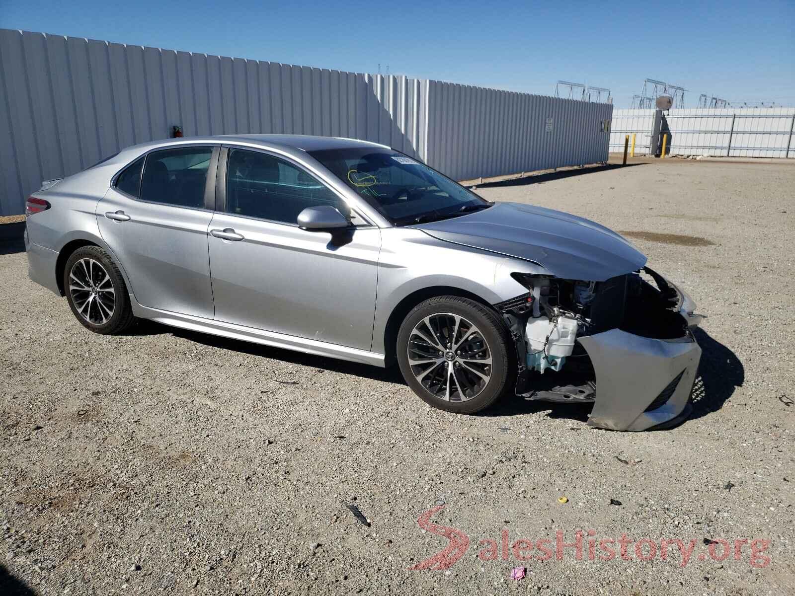 4T1B11HK2JU061454 2018 TOYOTA CAMRY