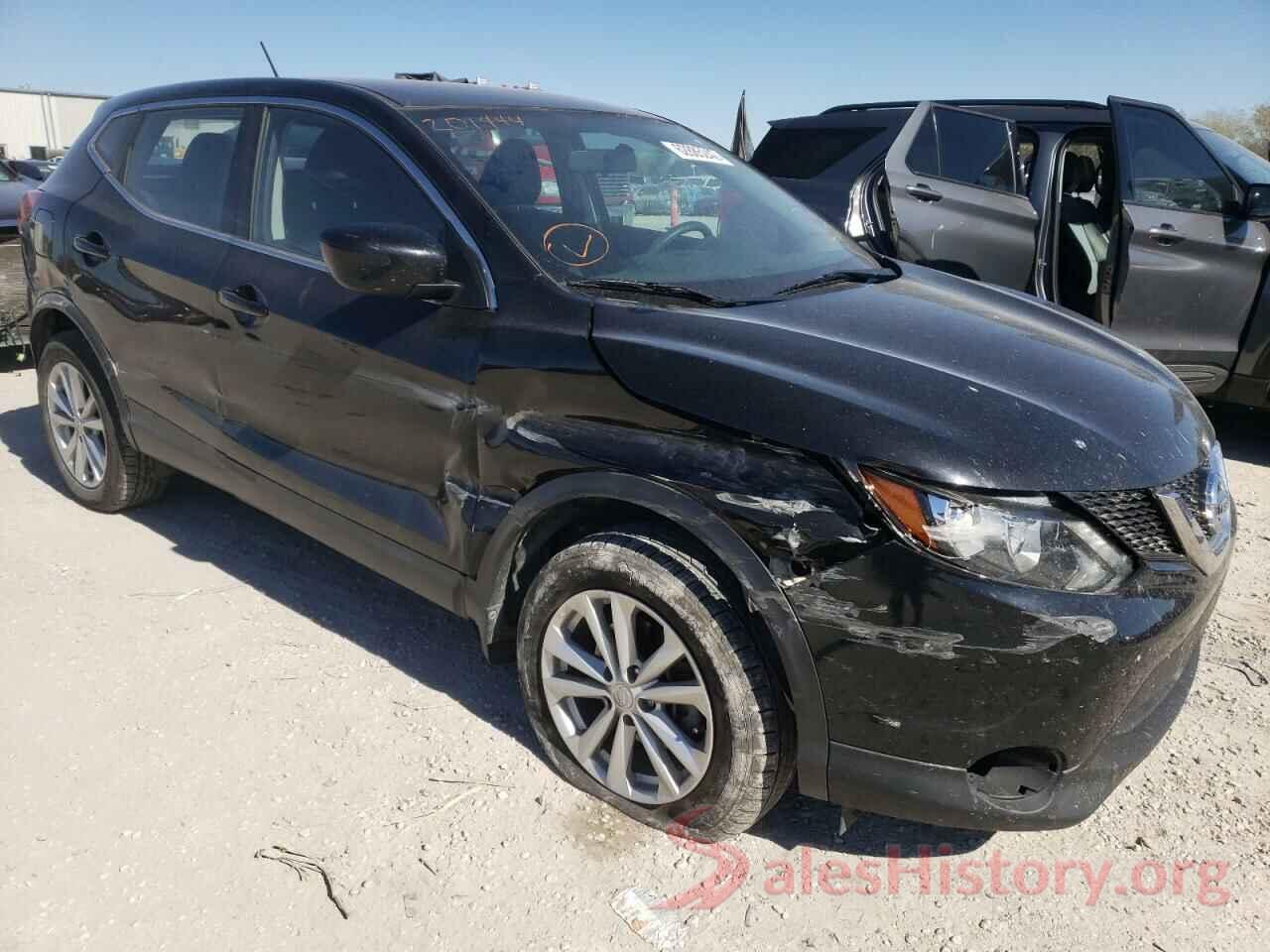 JN1BJ1CRXJW201444 2018 NISSAN ROGUE