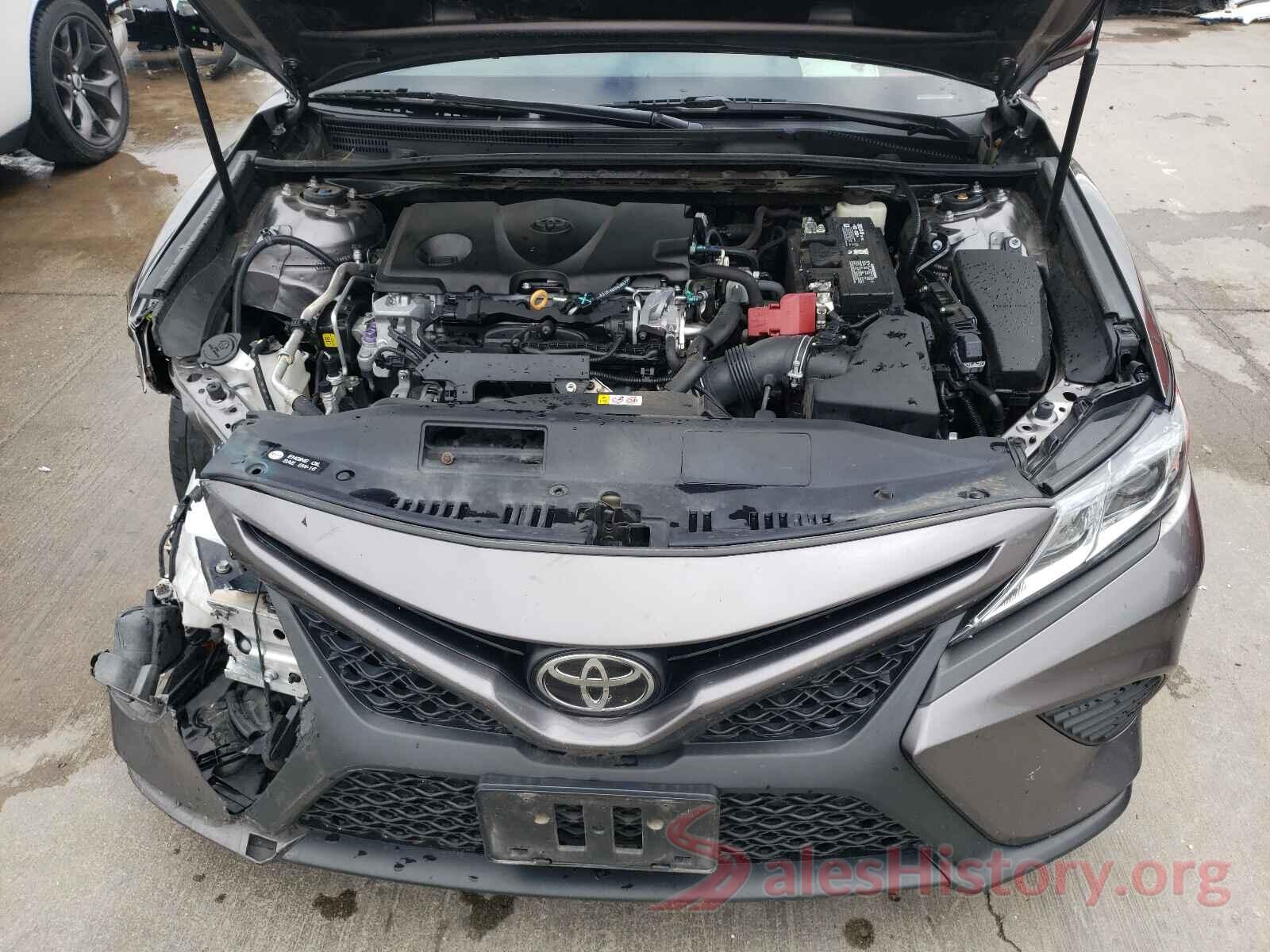 4T1B11HK8JU093678 2018 TOYOTA CAMRY