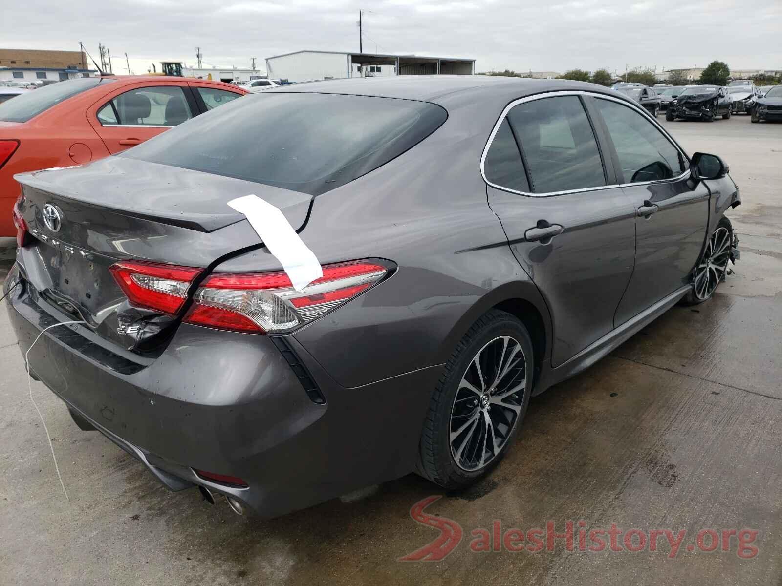 4T1B11HK8JU093678 2018 TOYOTA CAMRY