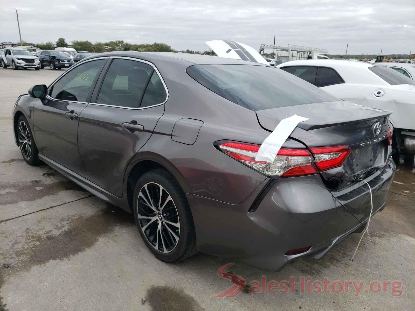 4T1B11HK8JU093678 2018 TOYOTA CAMRY