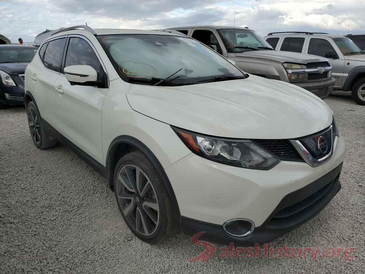 JN1BJ1CP6JW500203 2018 NISSAN ROGUE