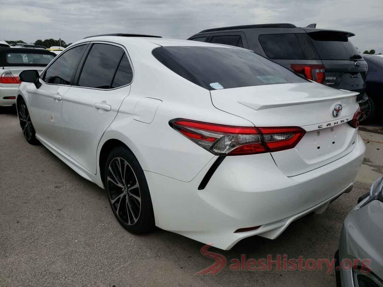 4T1B11HK2JU156936 2018 TOYOTA CAMRY