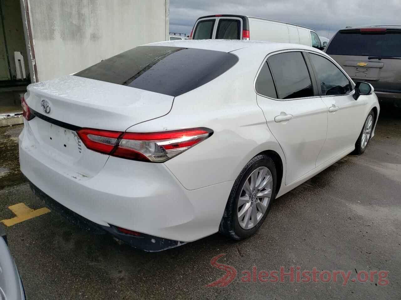 4T1B11HK1JU521865 2018 TOYOTA CAMRY