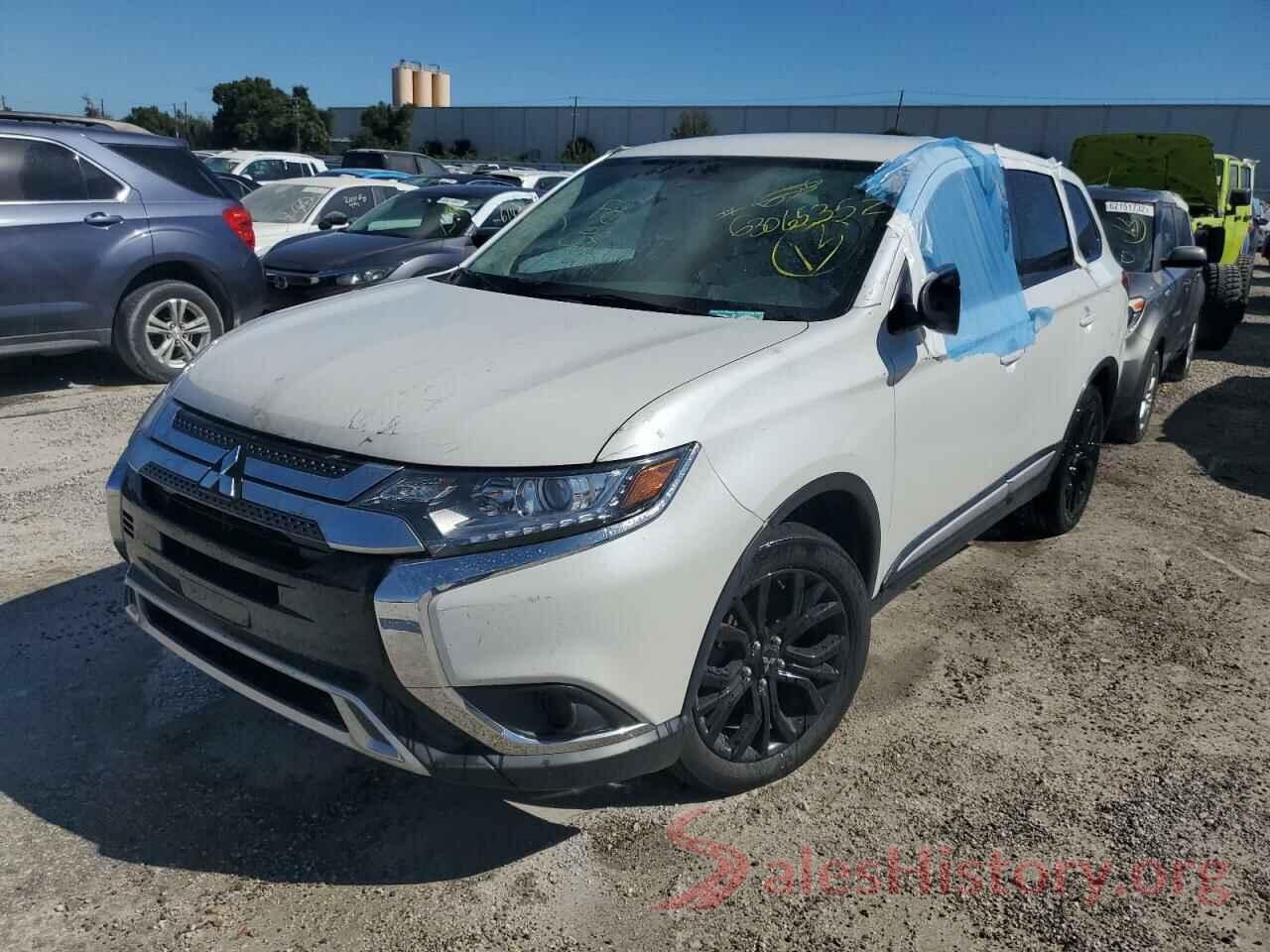 JA4AD2A3XKZ037403 2019 MITSUBISHI OUTLANDER