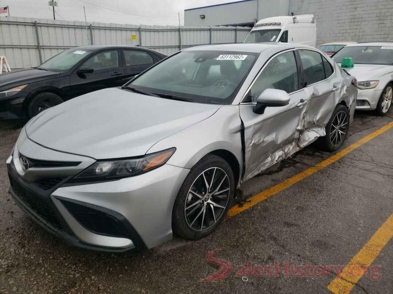 4T1G11AK5MU586996 2021 TOYOTA CAMRY