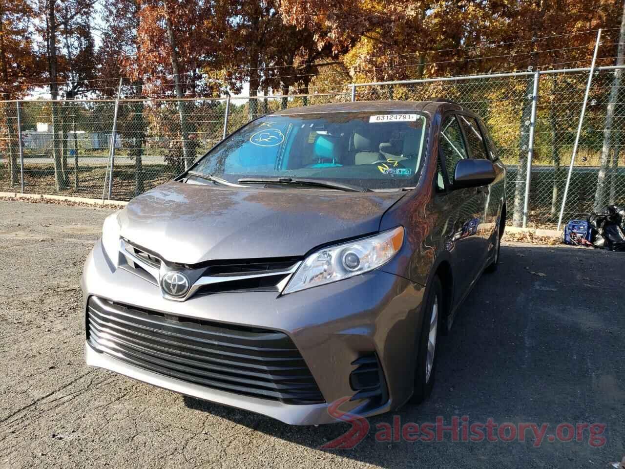 5TDKZ3DC7JS906813 2018 TOYOTA SIENNA