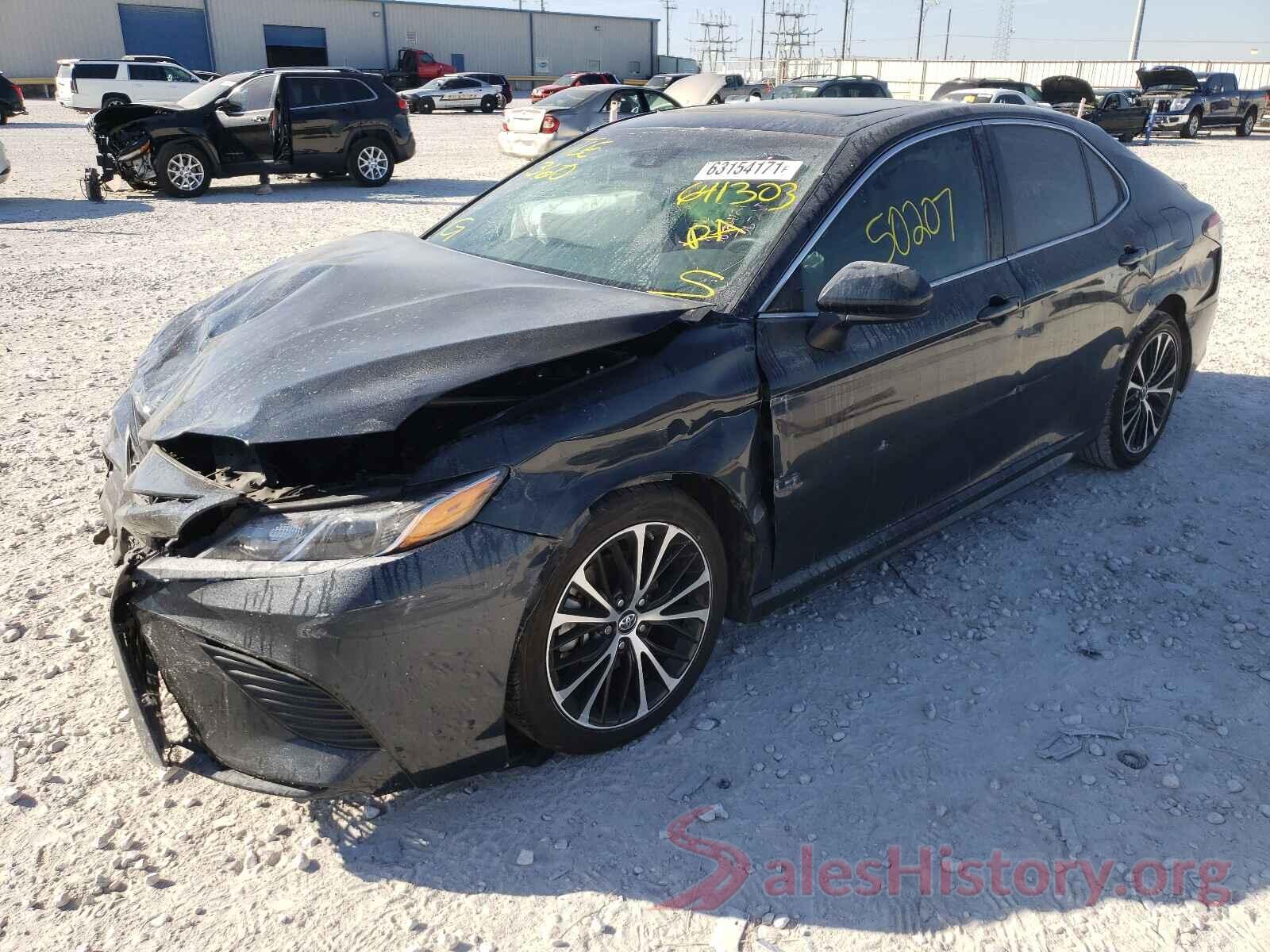 4T1B11HK0JU641303 2018 TOYOTA CAMRY