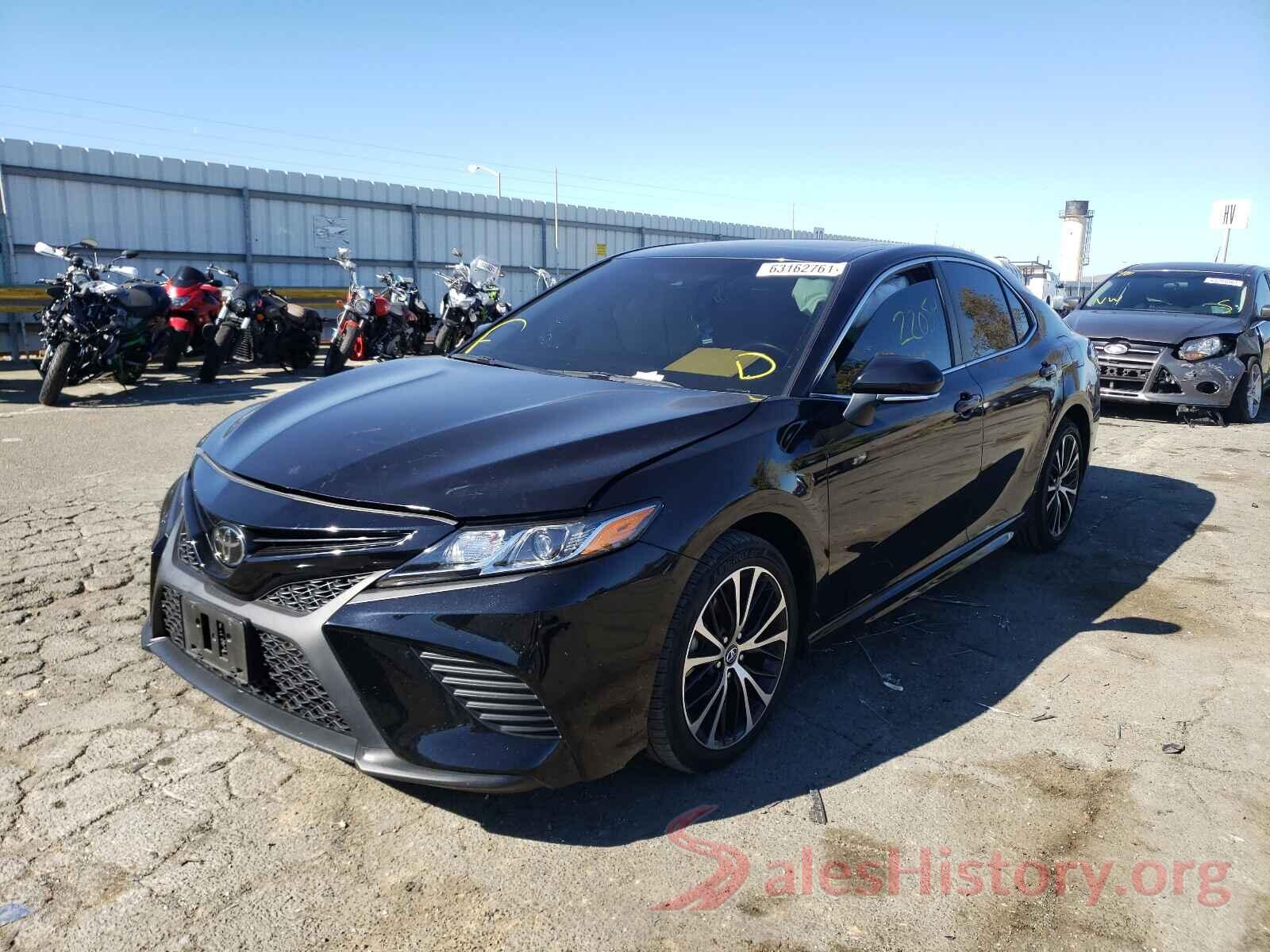 4T1B11HK1JU067388 2018 TOYOTA CAMRY