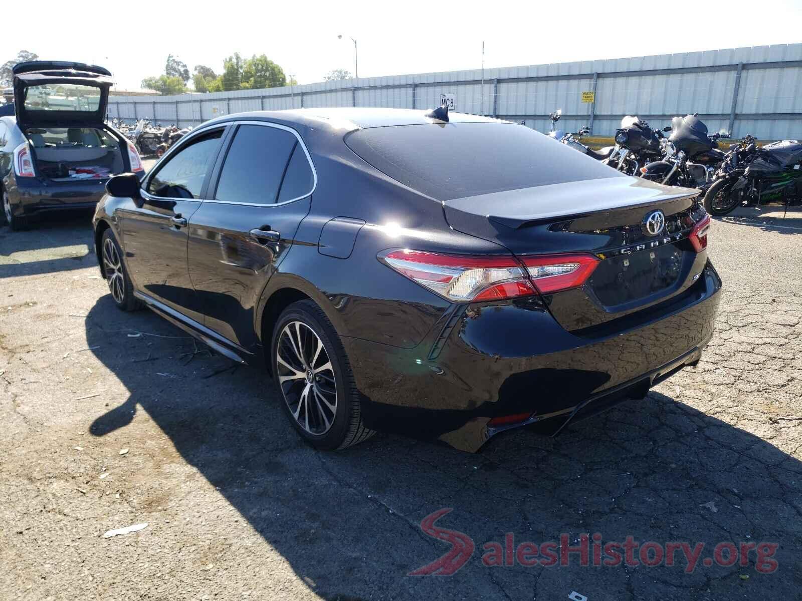 4T1B11HK1JU067388 2018 TOYOTA CAMRY