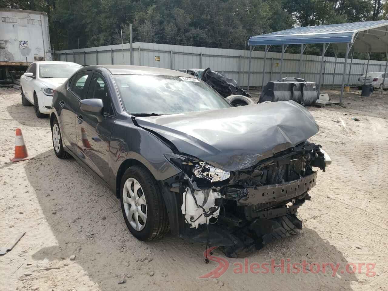 3MZBN1U79JM252333 2018 MAZDA 3