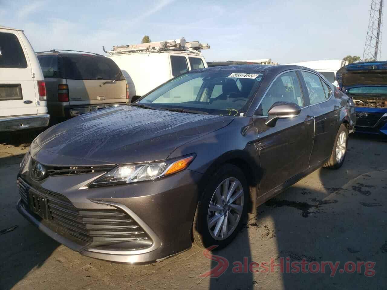 4T1R11AK2NU044801 2022 TOYOTA CAMRY