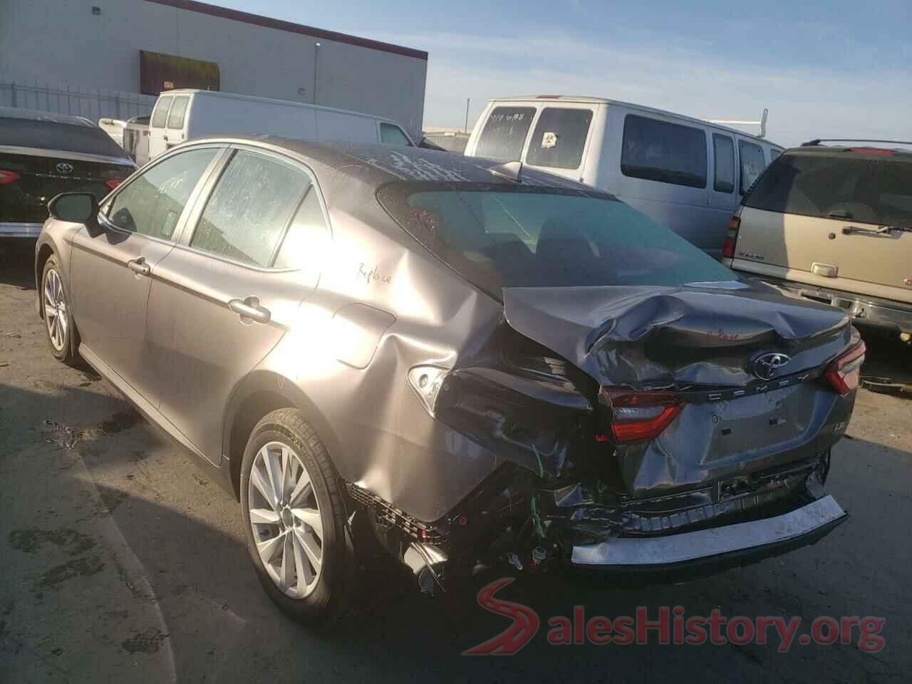 4T1R11AK2NU044801 2022 TOYOTA CAMRY