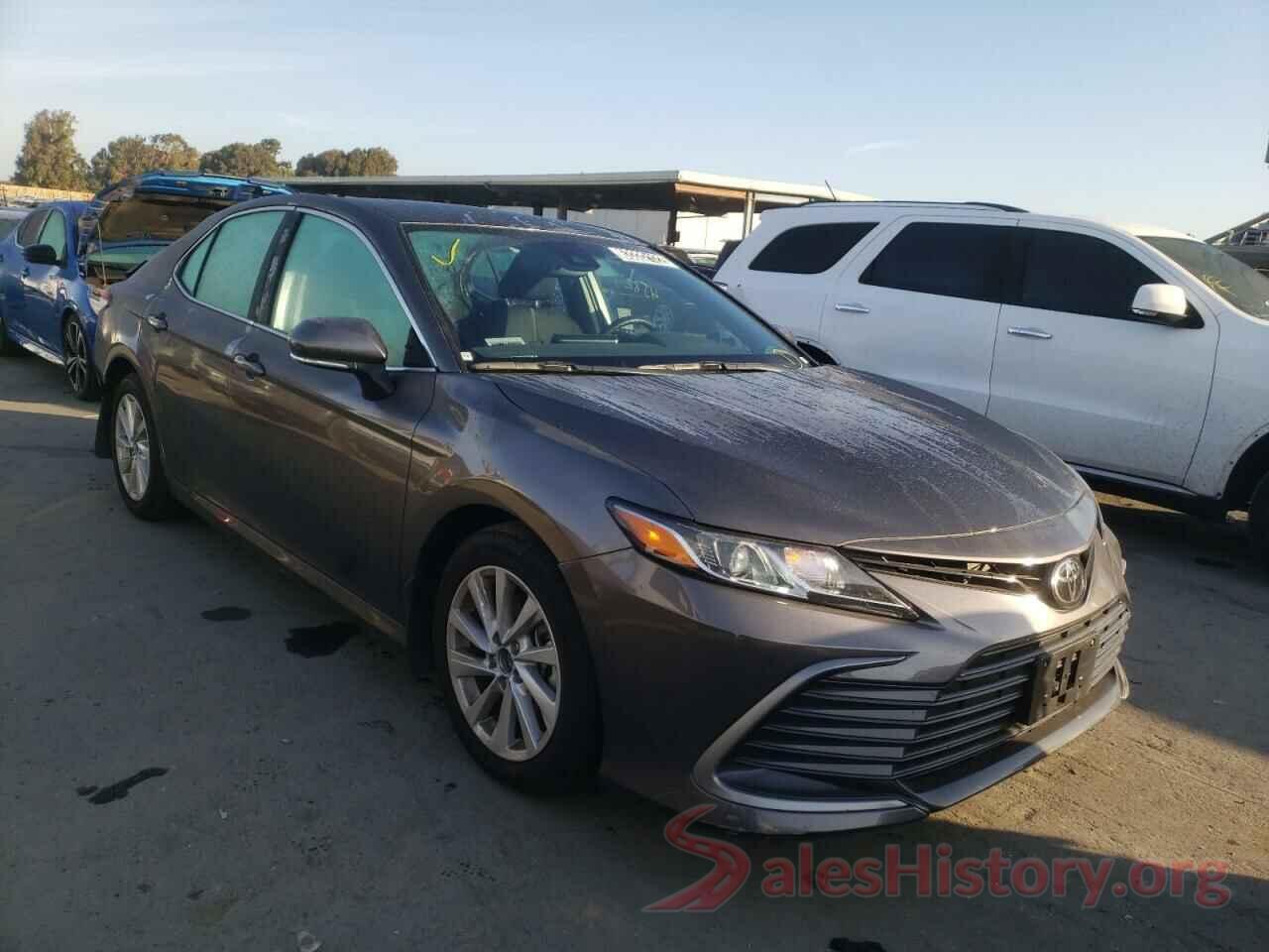 4T1R11AK2NU044801 2022 TOYOTA CAMRY