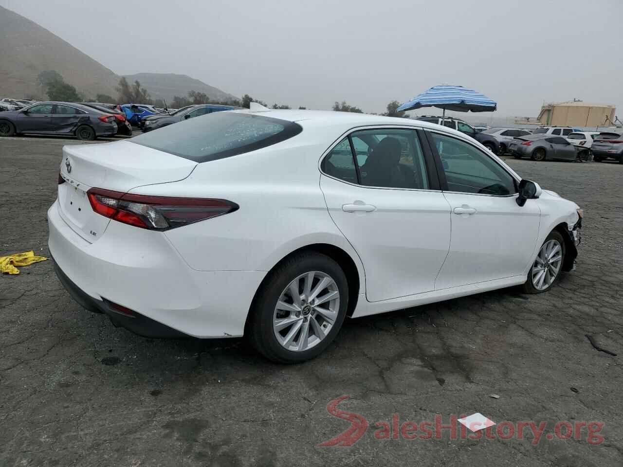 4T1C11AK2NU673240 2022 TOYOTA CAMRY