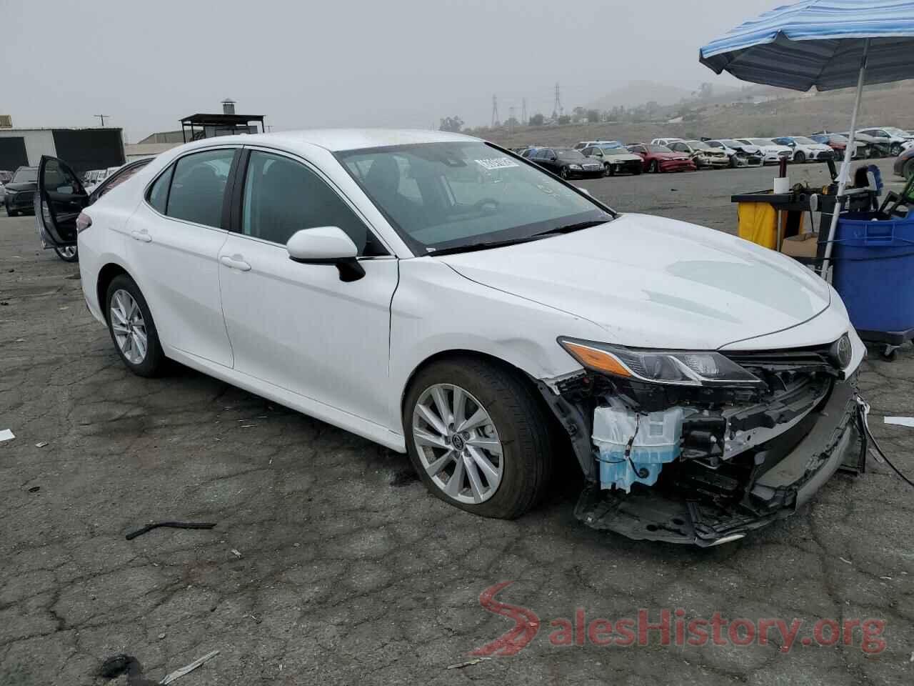 4T1C11AK2NU673240 2022 TOYOTA CAMRY