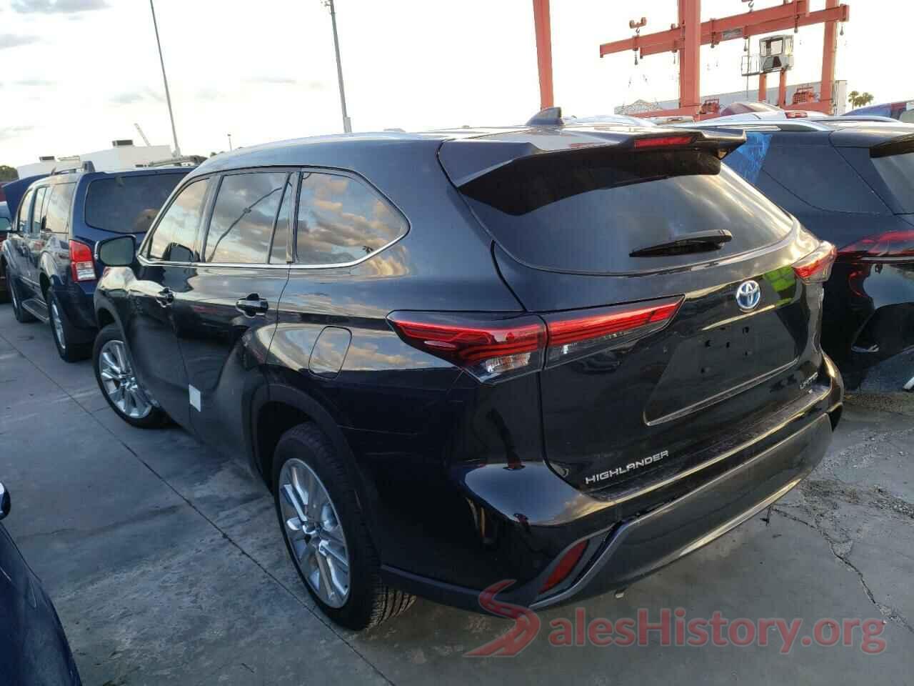 5TDYARAH3NS512171 2022 TOYOTA HIGHLANDER