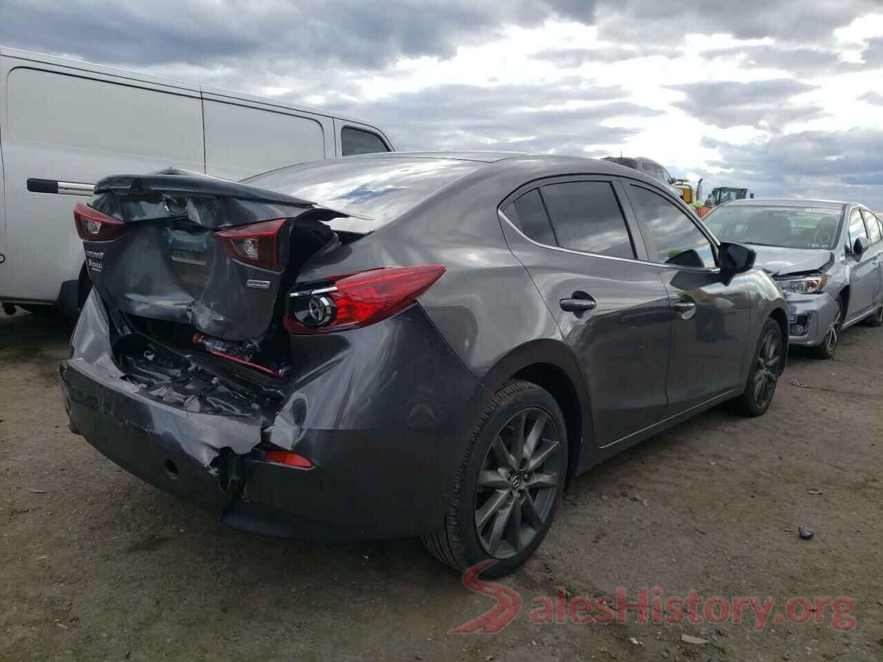 3MZBN1V33JM268393 2018 MAZDA 3