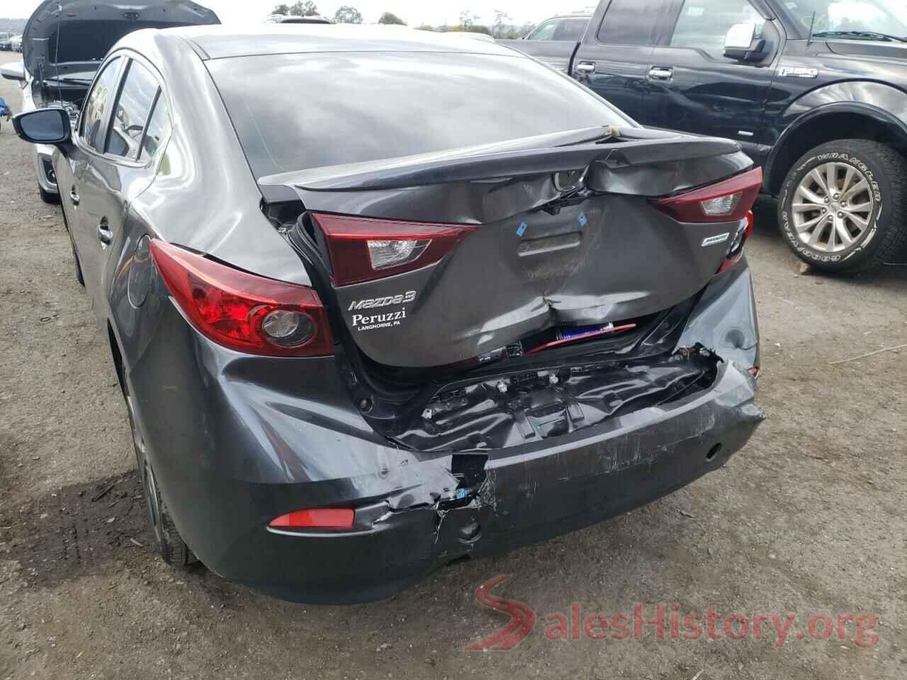 3MZBN1V33JM268393 2018 MAZDA 3