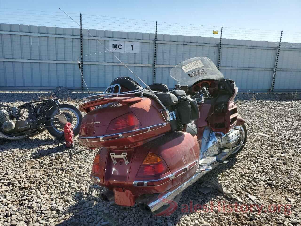 1HFSC47002A104262 2002 HONDA GL CYCLE