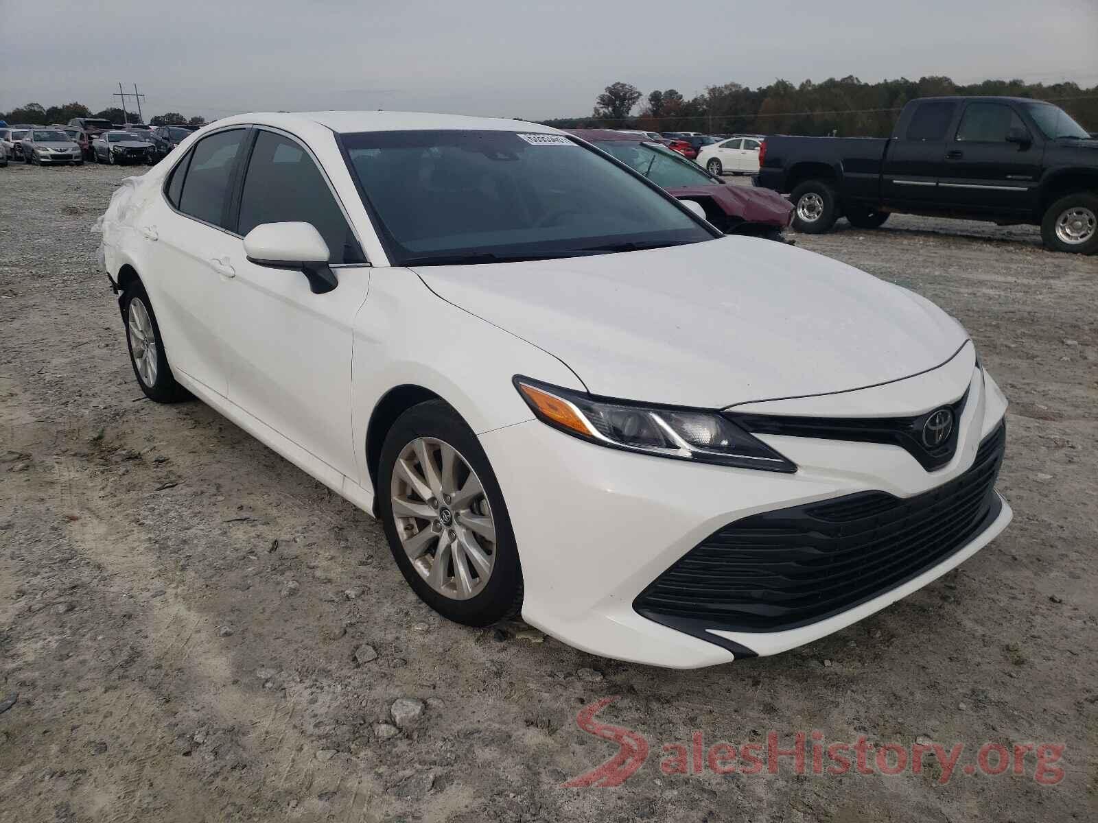 4T1B11HK0JU632049 2018 TOYOTA CAMRY