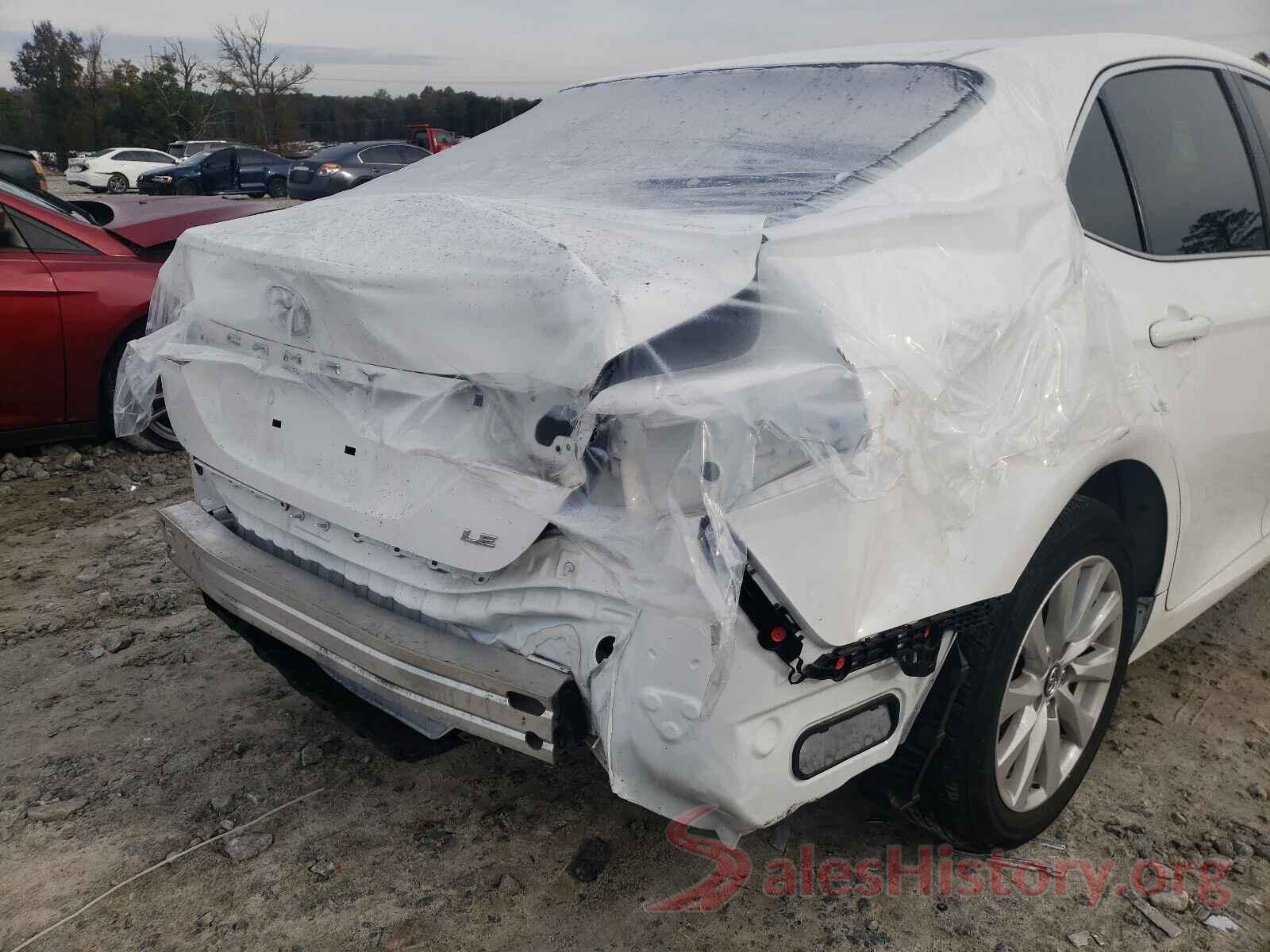 4T1B11HK0JU632049 2018 TOYOTA CAMRY