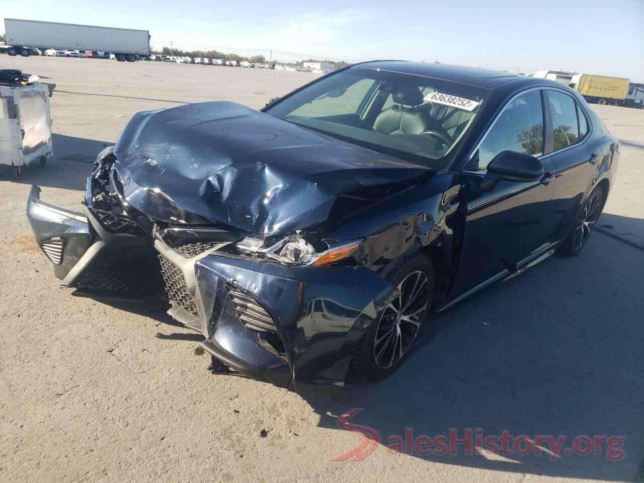 4T1B11HK3JU621028 2018 TOYOTA CAMRY