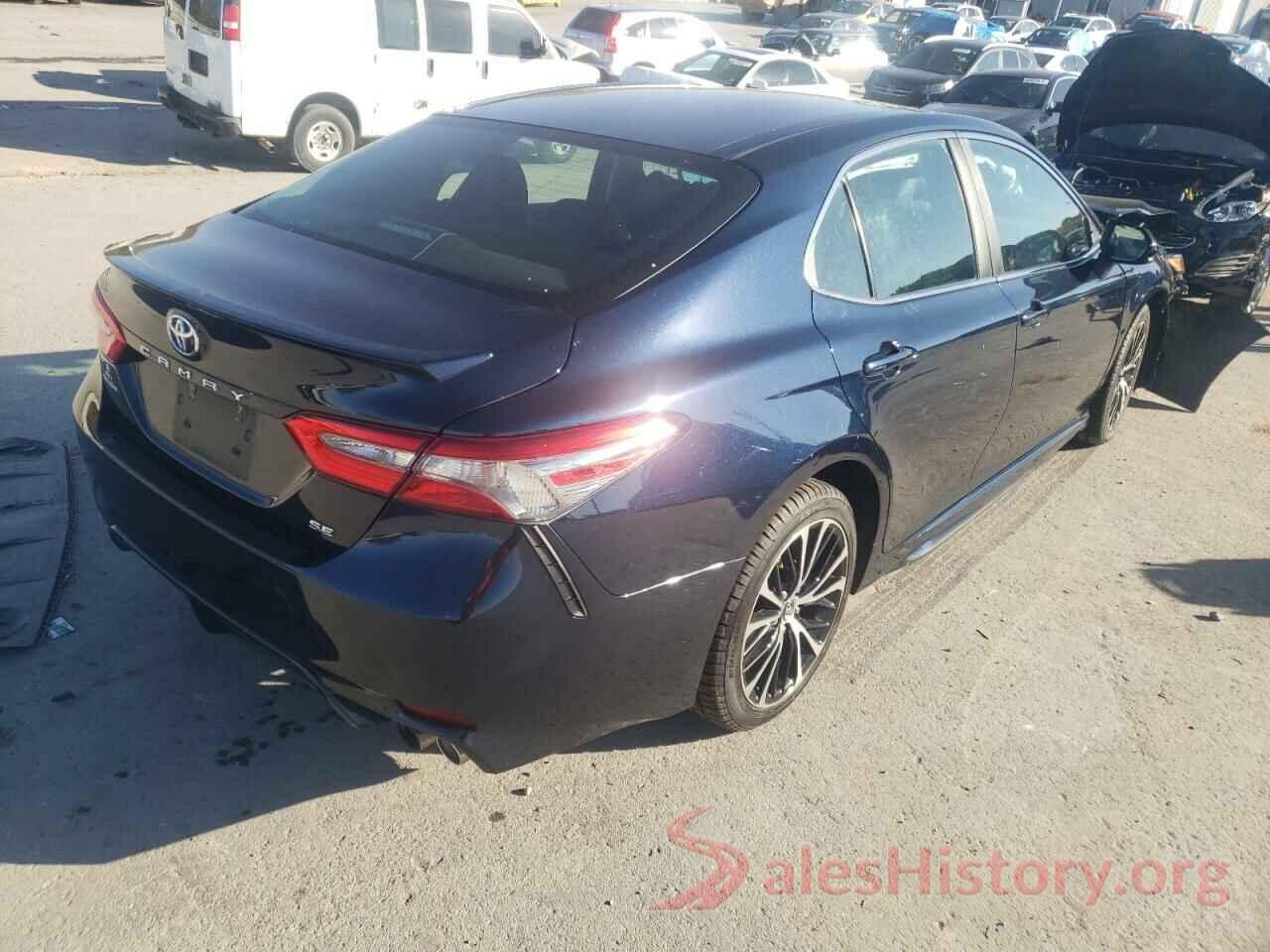 4T1B11HK3JU621028 2018 TOYOTA CAMRY