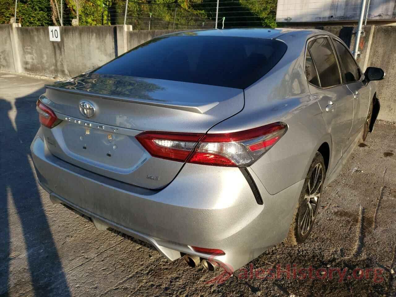 4T1B11HK8JU154530 2018 TOYOTA CAMRY