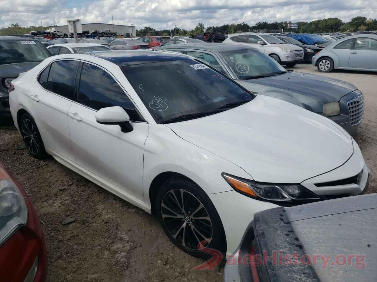 4T1B11HK4JU611771 2018 TOYOTA CAMRY