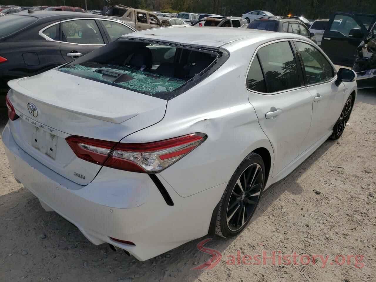 4T1B61HK8JU123098 2018 TOYOTA CAMRY