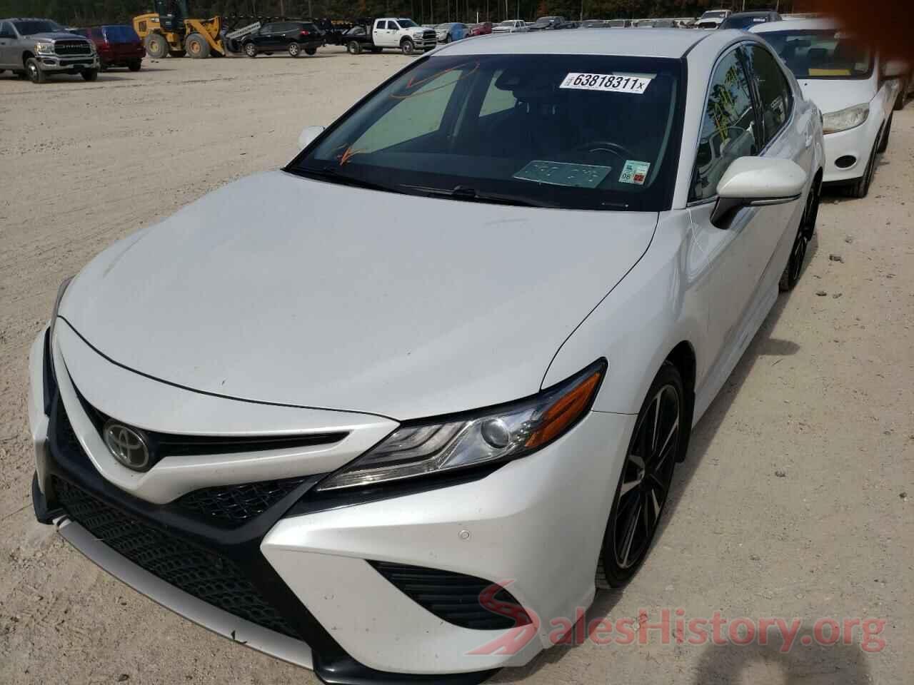 4T1B61HK8JU123098 2018 TOYOTA CAMRY