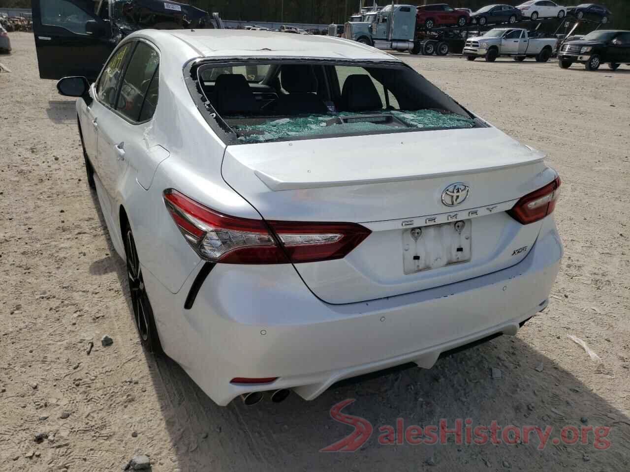 4T1B61HK8JU123098 2018 TOYOTA CAMRY