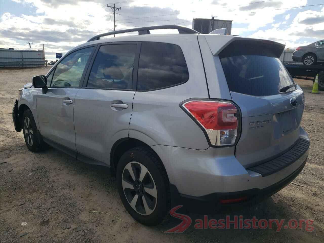 JF2SJAGC3JH523514 2018 SUBARU FORESTER