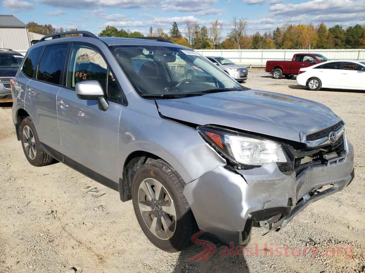 JF2SJAGC3JH523514 2018 SUBARU FORESTER