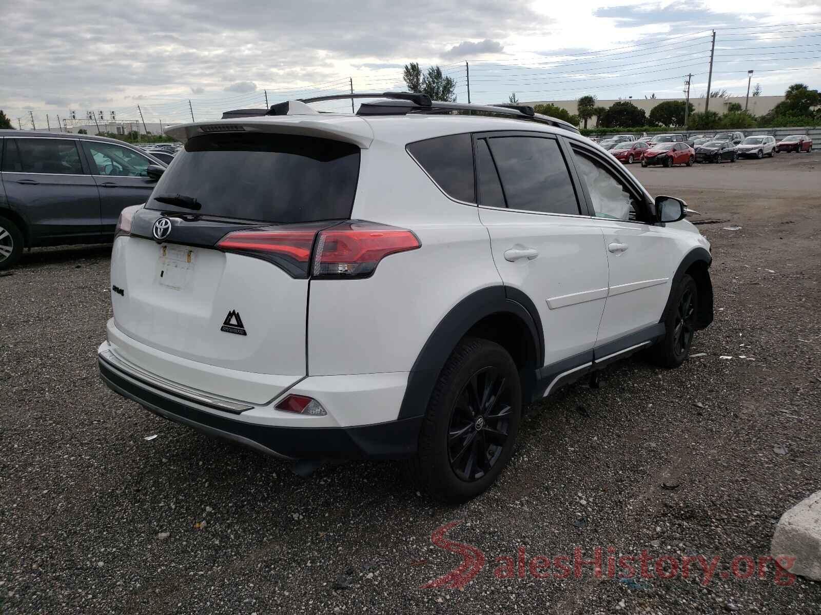 2T3RFREV9JW776946 2018 TOYOTA RAV4