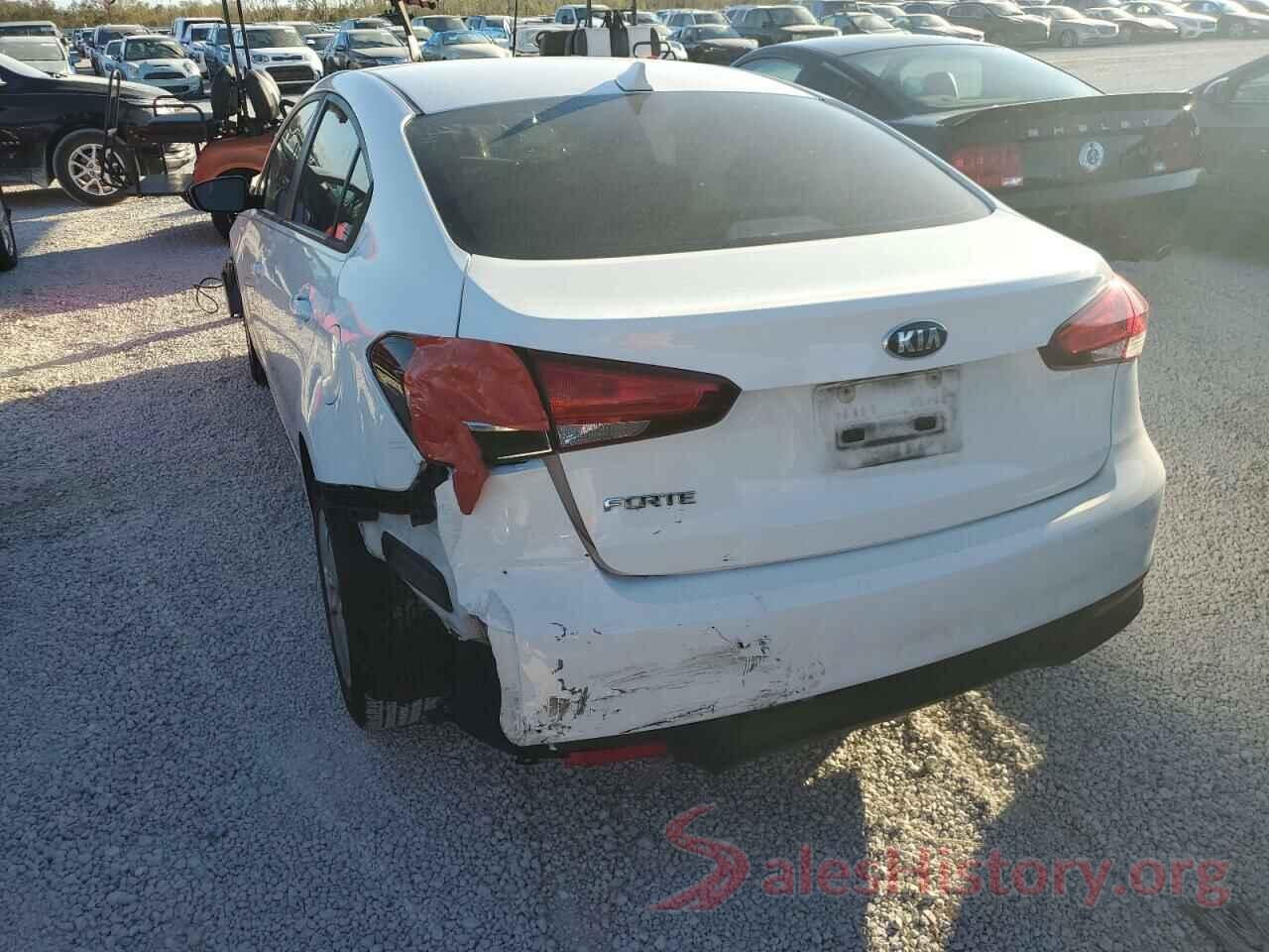 3KPFK4A75JE268011 2018 KIA FORTE