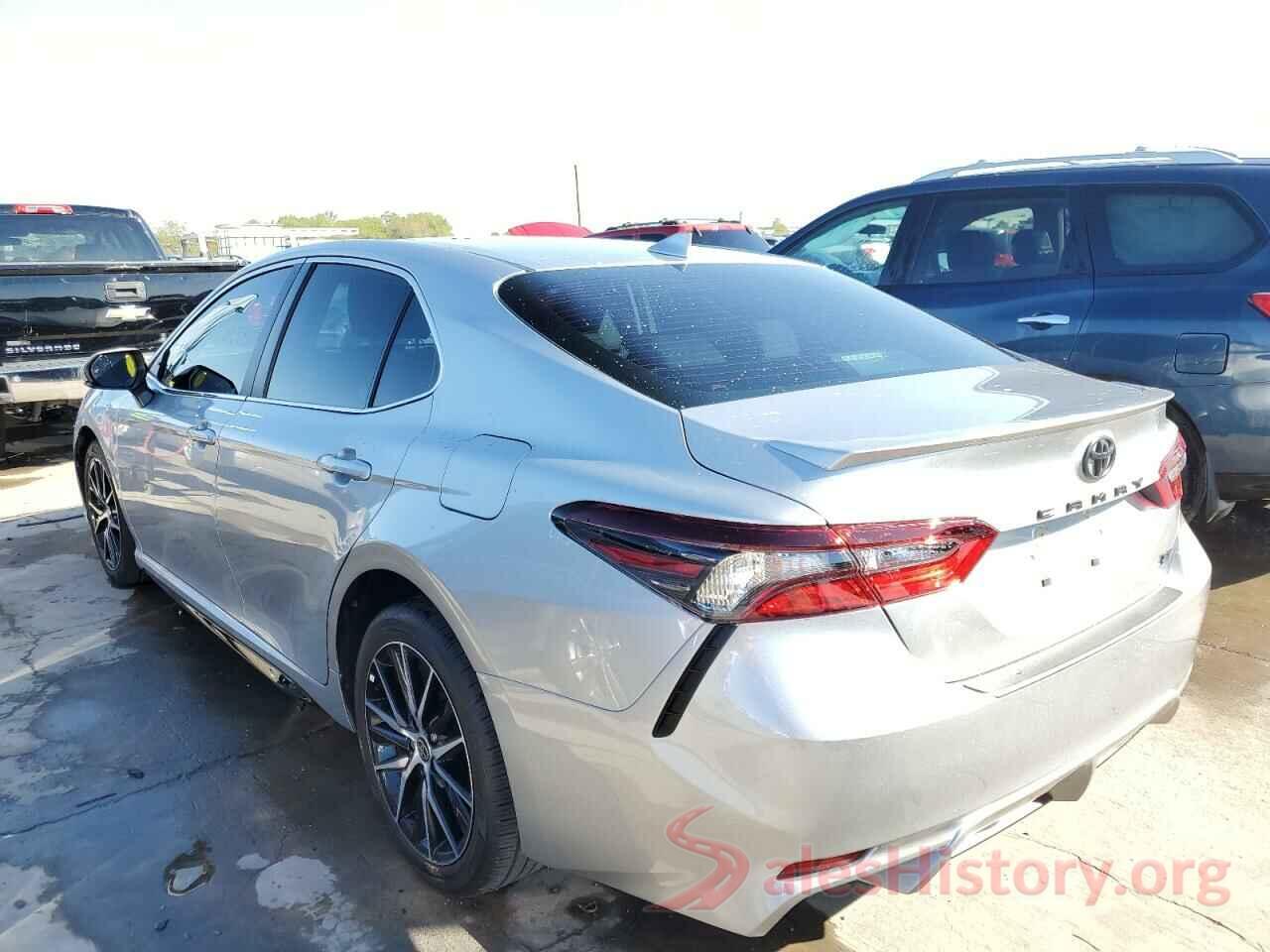 4T1T11AK5NU673877 2022 TOYOTA CAMRY