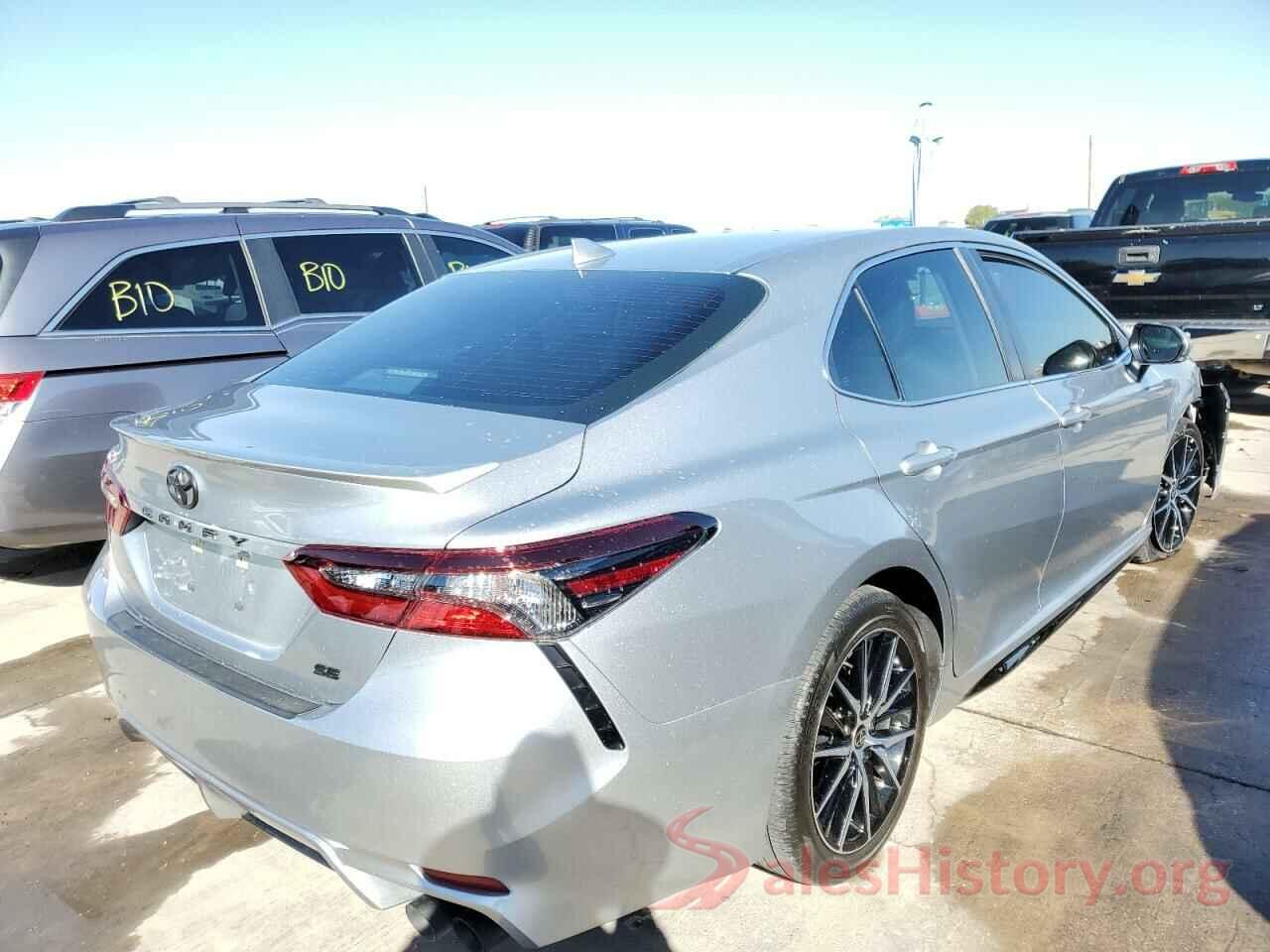 4T1T11AK5NU673877 2022 TOYOTA CAMRY