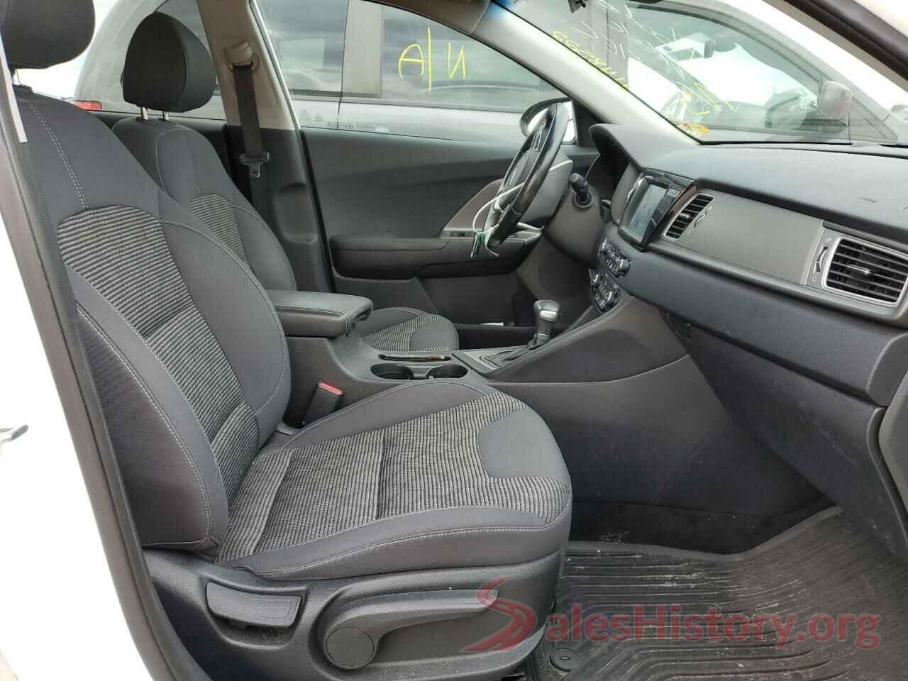 KNDCB3LC7J5126021 2018 KIA NIRO