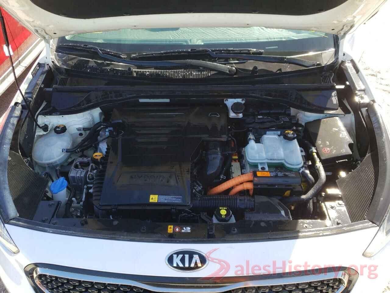 KNDCB3LC7J5126021 2018 KIA NIRO