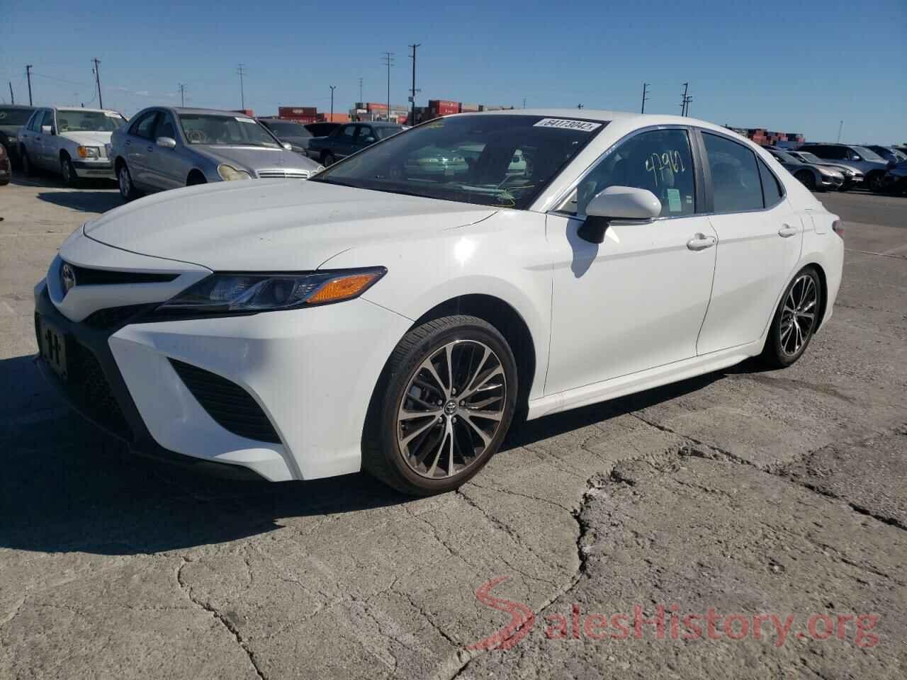 4T1B11HK0JU096218 2018 TOYOTA CAMRY