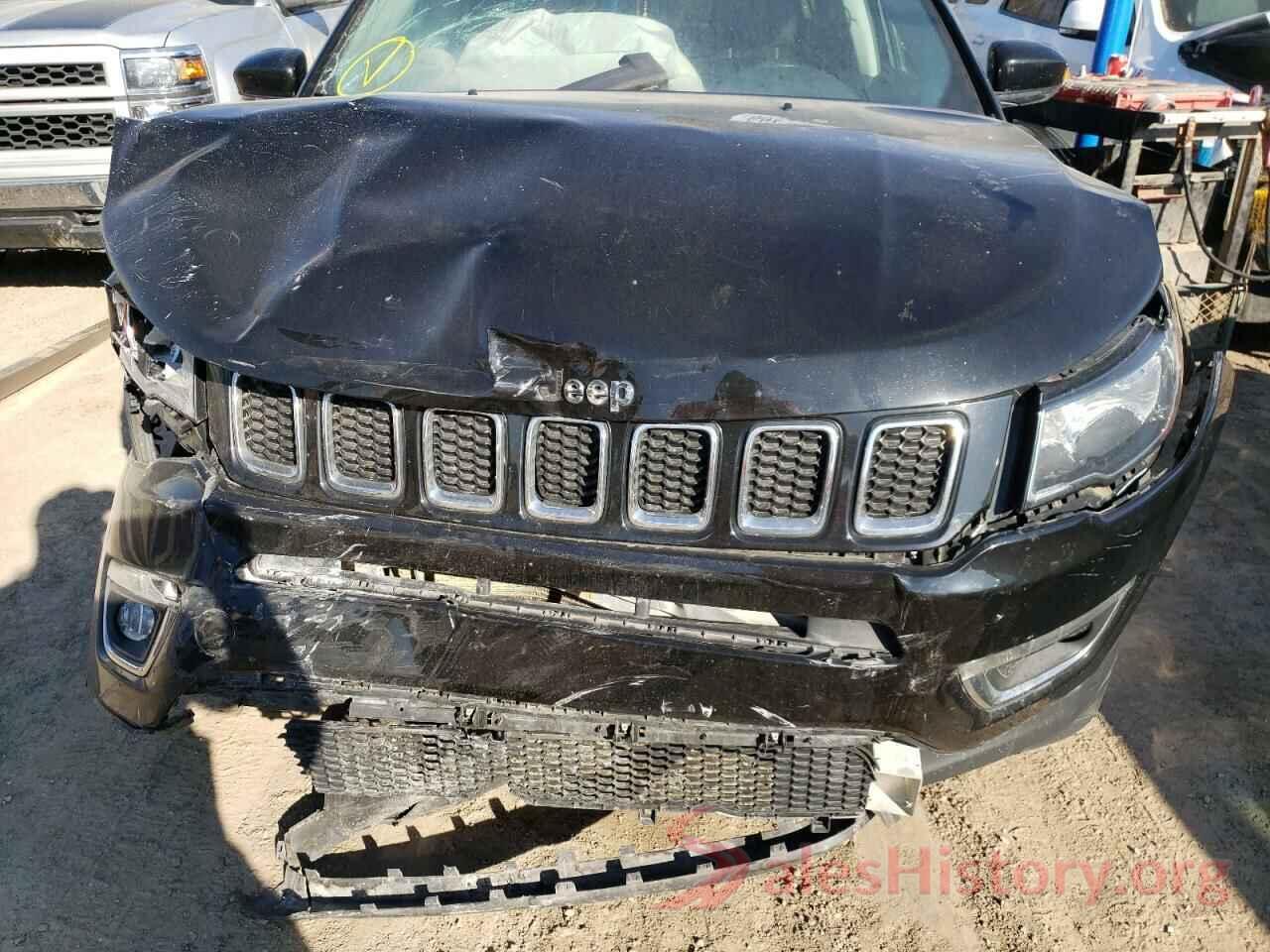 3C4NJDCB4KT812530 2019 JEEP COMPASS