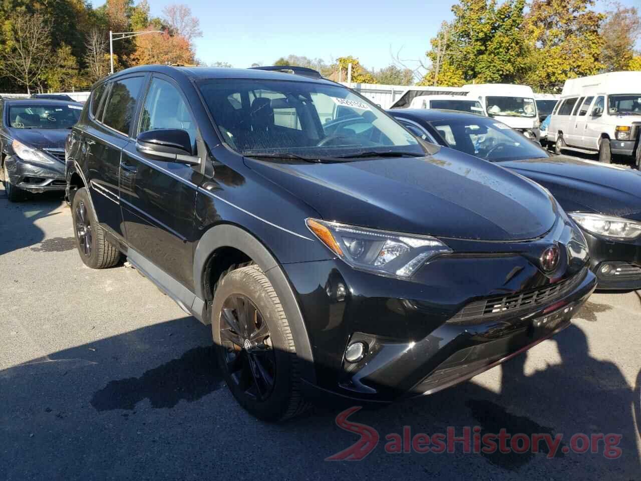 2T3RFREV3JW702650 2018 TOYOTA RAV4