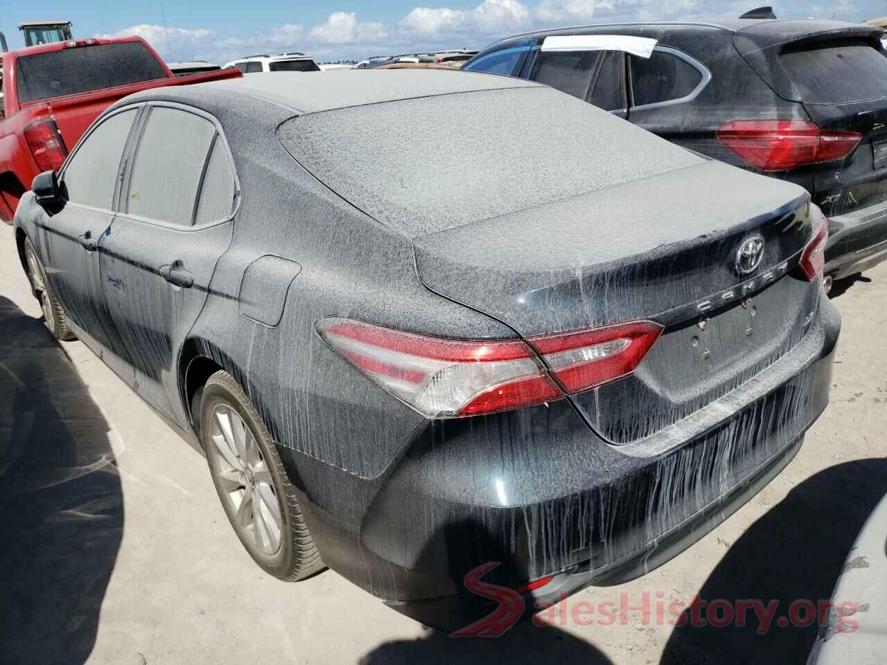 4T1B11HK8JU585661 2018 TOYOTA CAMRY