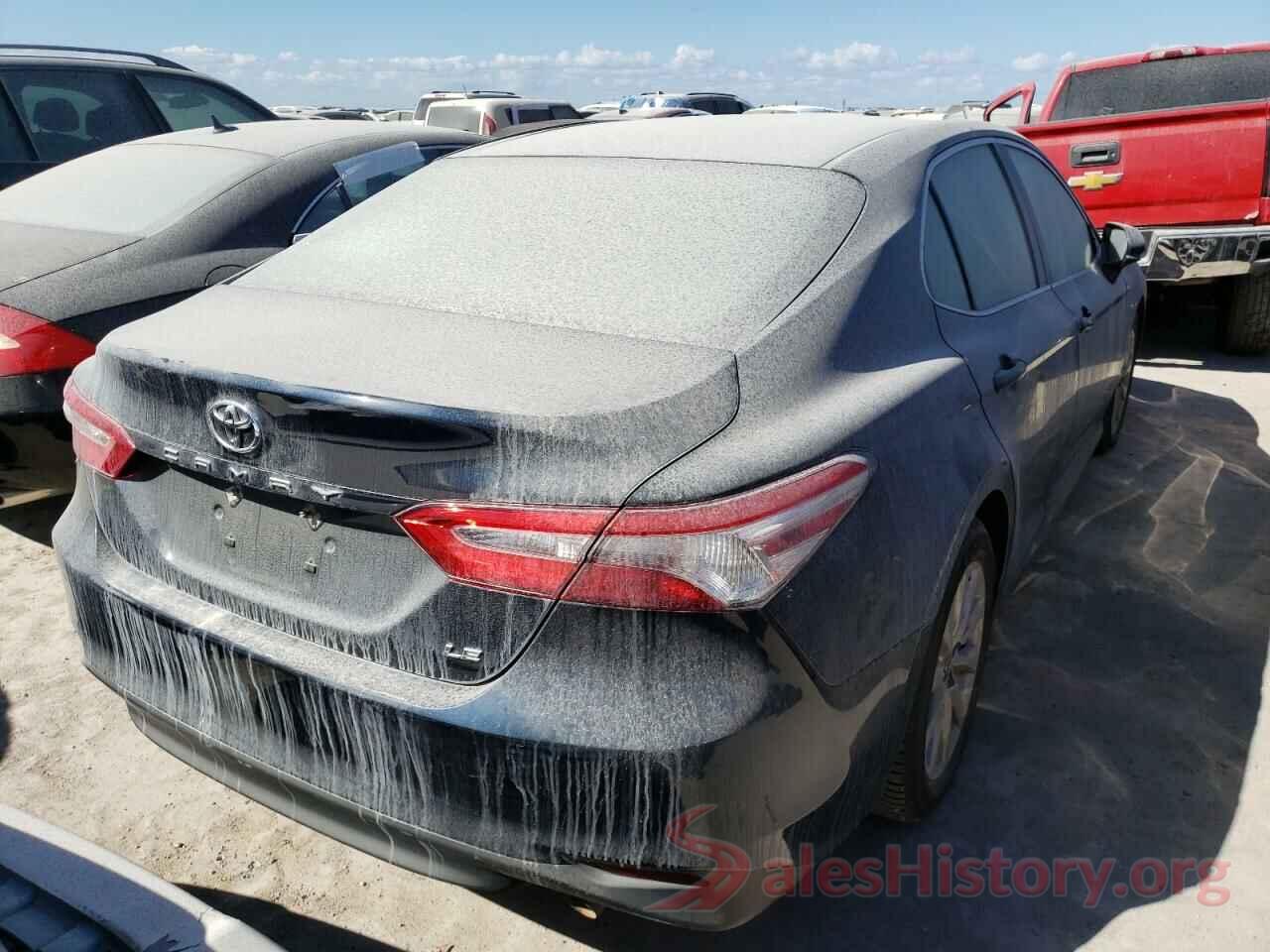 4T1B11HK8JU585661 2018 TOYOTA CAMRY