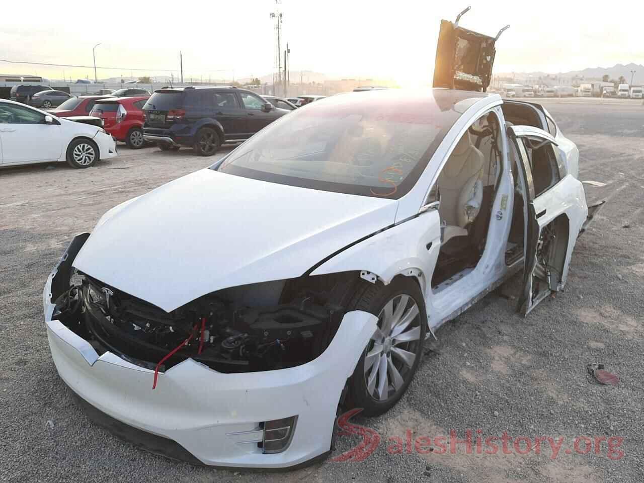 5YJXCDE43KF211674 2019 TESLA MODEL X