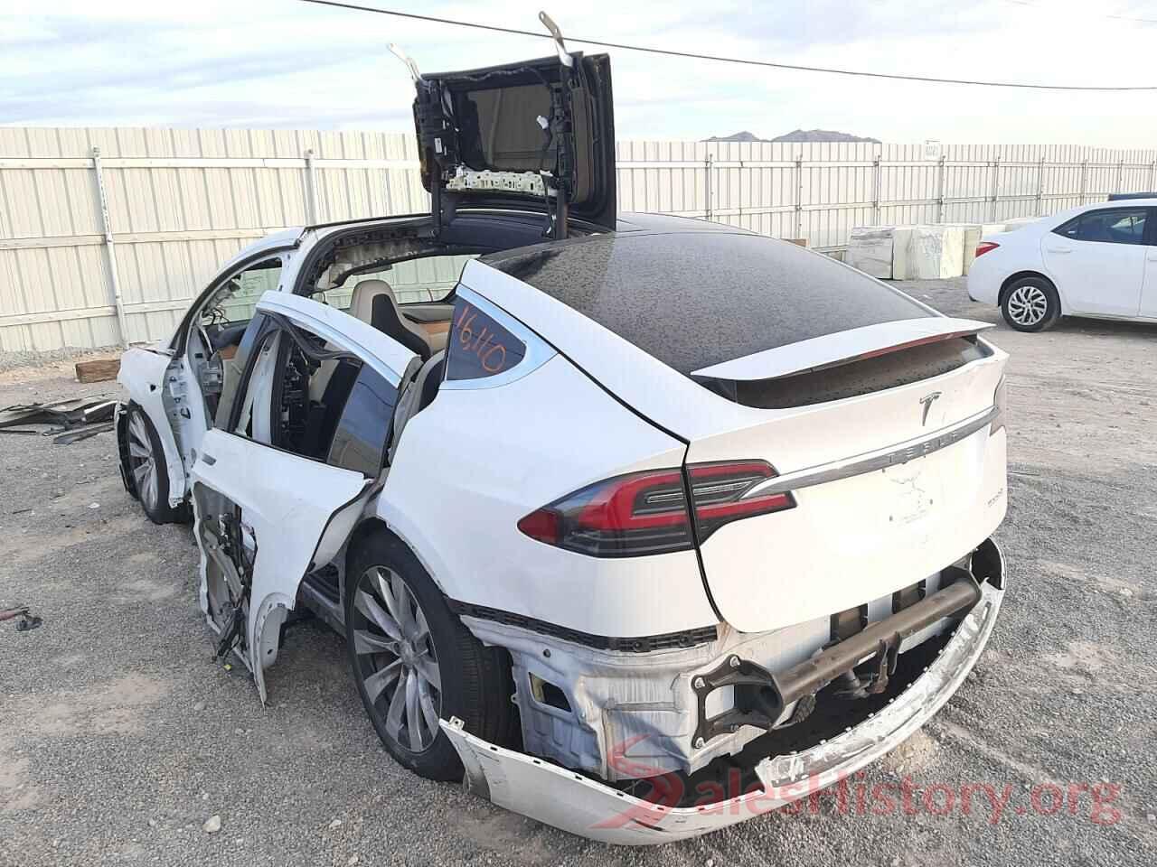 5YJXCDE43KF211674 2019 TESLA MODEL X